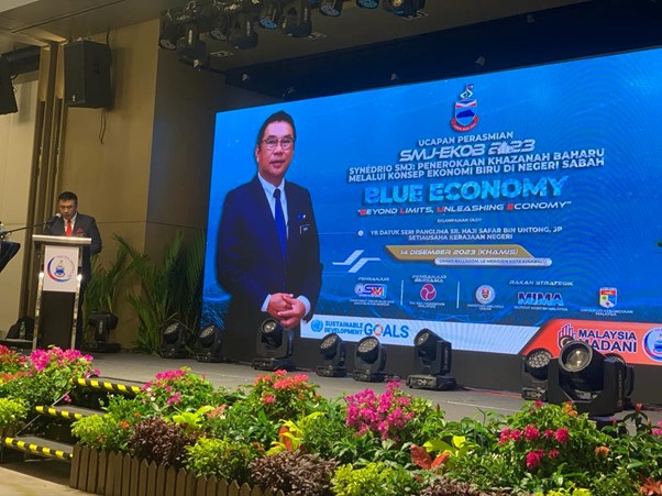 Yang Berhormat Datuk Seri Panglima Sr. Haji Safar bin Untong, JP, Sabah State Secretary delivered the opening remarks and officiated the conference